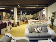 Alfabe mobilyanın sloganı, “Size rahatlık evinize renk”