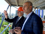 Köln DİTİB Merkez Cami’nin alemleri takıldı