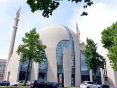 180 ülkeden 100 dini cemaat