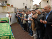 Acımasızca öldürülen anne ve oğlunun cenazesi Bulgaristan’a gönderildi Detmold Milli Görüş teşkilatı din görevlisi Aydın Karataş kıldırdı.