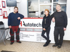 Mehmet Halıcı: “Tamirlerimiz garantilidir” Necati Turhan (meslek yapıyor) Zehra ve Mehmet Halıcı…