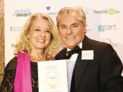 Bielefeld’li doktor çifte ‘Praxis-Oskar’ ödülü Bielefeld’li hekim çift Frederich ve Claudia de Brabandt çok mutlular.