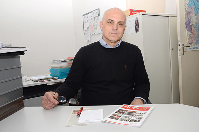 Birol-4c-Keskin-haber Sosyal Demokrat Halk Dernekleri Federasyonu, Örgütlerden solumlu genel başkan yardımcısı Birol Keskin, HDF’nin 40. yılını Öztürk’e anlattı.