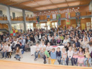 23 Nisan Çocuk Bayramı Schloß-Holte-Stukenbrock’da kutlandı Alman Türk, çok sayıda aile çocuklarını izlemeye geldiler.