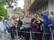 24 Haziran Cumhurbaşkanlığı ve 27. Dönem Milletvekilliği seçimine Münster’den yoğun katılım Başkonsolos önünde uzun kuyruklar oluştu.