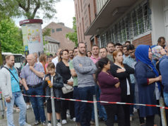 24 Haziran Cumhurbaşkanlığı ve 27. Dönem Milletvekilliği seçimine Münster’den yoğun katılım Başkonsolos önünde uzun kuyruklar oluştu.