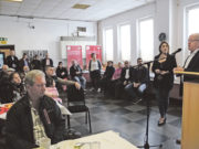 Başkanı Pit Clausen, Bielefeld’de alt yapı hızla yenileniyor! Bielefeld Alevi Kültür Merkezi’nin verdiği kahvaltıya katılan Bielefeld Belediye Başkanı Pit Clausen, Bielefeld’de 20 senedir yapılmayan alt yapı çalışmasının başladığını, bundan dolayı da çok mutlu olduğunu söyledi.