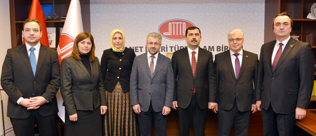 DİTİB'in yeni yönetim kurulu: (Soldan-Sağa) Adrurrahman Atasoy, Dr. Emine Seçmez, Sümeyye Öztürk Mutlu, Ahmet Dilek, Kazım Türkmen, İrfan Saral, Erdinç Altuntaş.