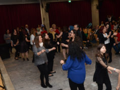 Denizli oyun havalarıyla pisti doldurdular