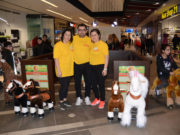 Oyuncak atlarla eğlence başladı! Hanife ve Hikmen Zak, Hanife Akdoag