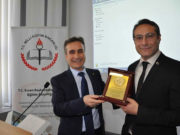 Eğitime ödül Doç. Dr. Mehmet Fikret Arargüç ve Mustafa Toni Aksu