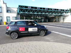 Sırbistan güzergahında tatilciler için Türk polisi Sırpistan güzergahında YTB’nin aracı.