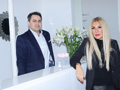 Gütersloh’da saç ekim merkezi Dr. Bülent Duman ile Filiz Eskau.