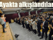 Oyunda, “Sosyal Medya” paylaşımı yapan Ercan “TİYE” alındı ! İki perdelik oyunda ekip ayakta alkışlandı.