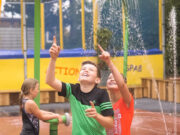 Bırakın çocuklar DOYASIYA ISLANSIN