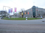 Kovid 19 karşıtları davul ve düdük sesi ile dikkat çektiler