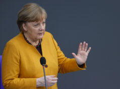 Başbakan Merkel özür diledi „1 ve 3 Nisan“ tarihleri tatil olmayacak