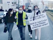 Kovid 19 karşıtları sokaklarda