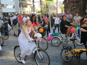 Pazar Günü Bisikletini Al, Bielefeldli Süslü Kadınlara Katıl