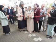 Açılış kurdelasını anne Meryem Yıldız kesti