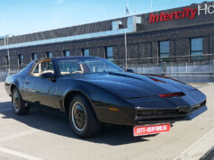 Herford’lu John „Kara Şimşek“ filmindeki arabanın aynısını yaptı