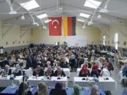 Yiyecekler depremzedeler için satıldı