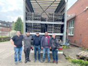 Hayırseverler deprem bölgesi için aracı doldurdu