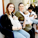 soldan-saga-Meltem,-Efe-(bebek)-Emre-(sağda)