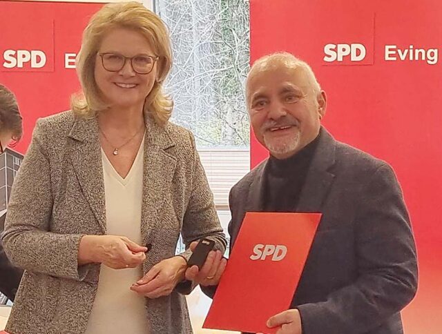 Sabine-Poschmann-(SPD-F.-Milletvekili)-ve-Ali-inan