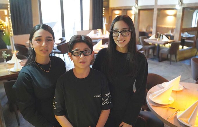 Babalarının yolunda giden kardeşler, TUSÉ Altes Fährhaus restoranını işletiyorlar
