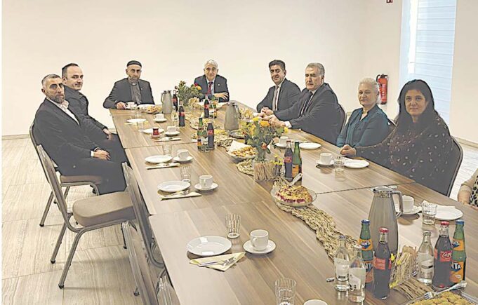 Süryani Cemaatine İadei ziyaret