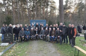 MEZAR ZİYARETİNDE HATIRALAR CANLANDI, GÖZYAŞLARI SEL OLDU